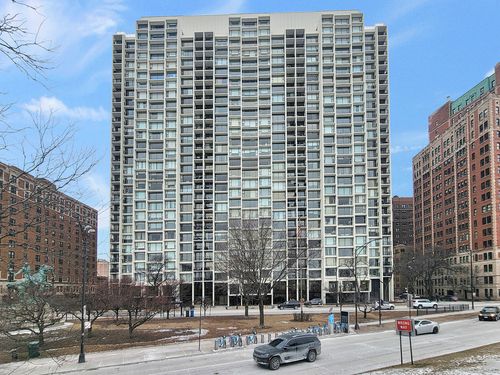 apt-307-3200 N Lake Shore Dr, Chicago, IL, 60657-3904 | Card Image