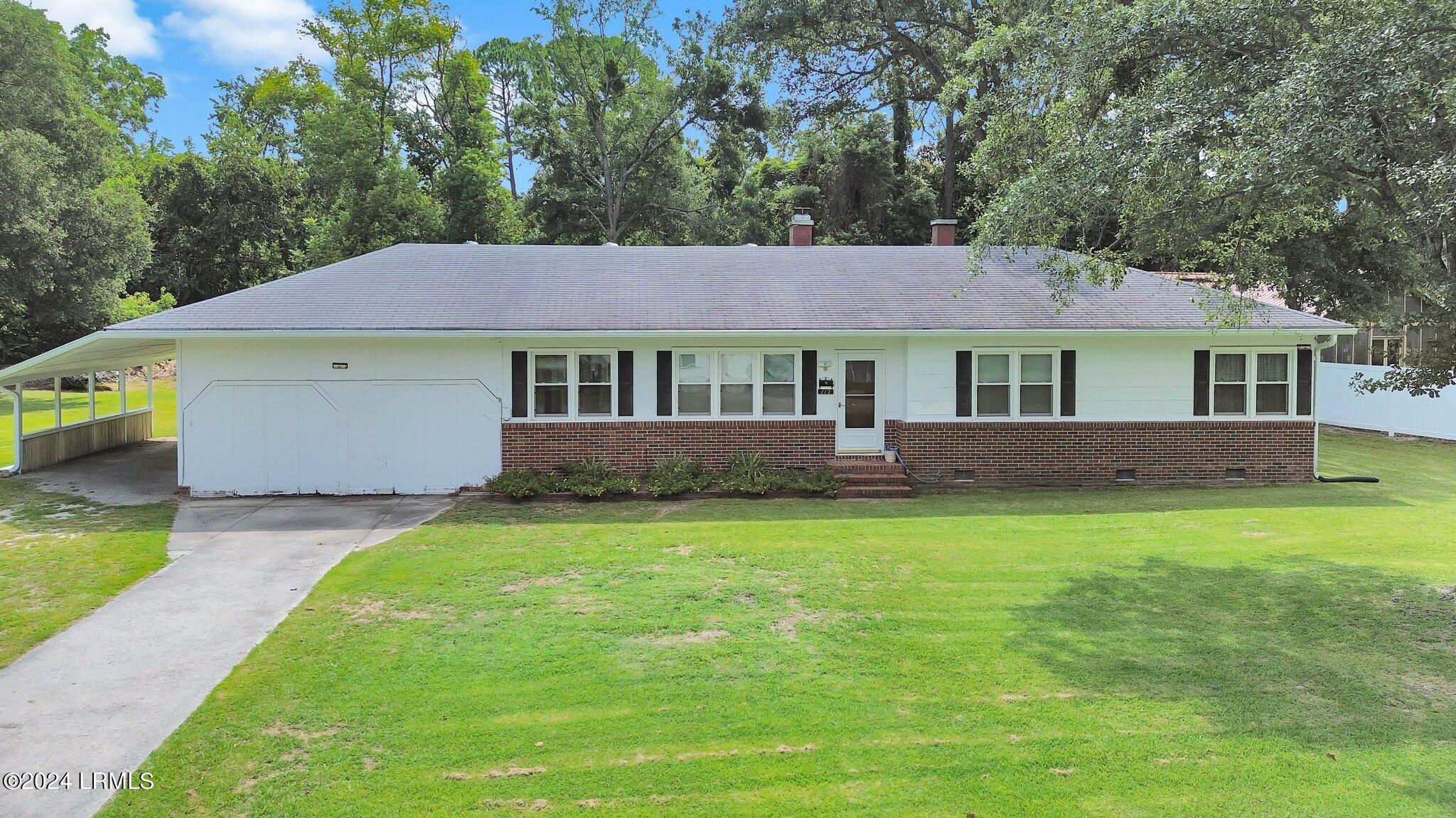 Pine Cove St, Beaufort, SC 29902