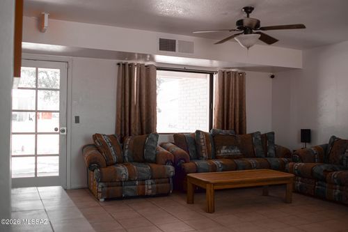 725 W 40th St, Tucson, AZ, 85713-5834 | Card Image