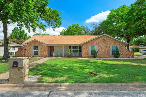 8441 Main St, North Richland Hills, TX, 76182-4119 | Card Image