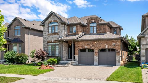 829 Copper Ridge Dr, Waterloo, ON, N2K0B5 | Card Image