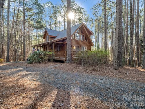 907 Hidden Lake Pkwy, Nebo, NC, 28761-9109 | Card Image