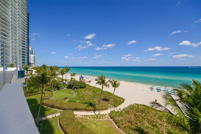 2603 - 16711 Collins Ave, Condo with 3 bedrooms, 2 bathrooms and null parking in Sunny Isles Beach FL | Image 44