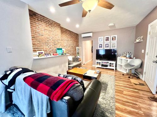 apt-2-246 North St, Boston, MA, 02113-2133 | Card Image
