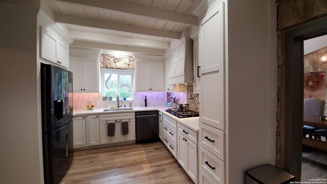 9810 Park Dr, House other with 2 bedrooms, 3 bathrooms and null parking in Helotes TX | Image 18