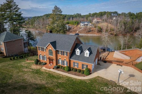 46 Mariners Point Ln, Hickory, NC, 28601-8803 | Card Image