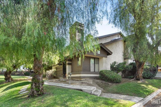 APT-5 - 3301 Columbus St, Condo with 3 bedrooms, 2 bathrooms and null parking in Bakersfield CA | Image 4