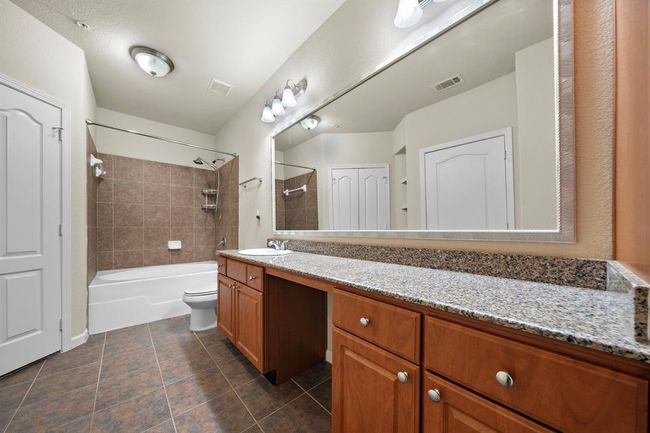 Bathroom | Image 11