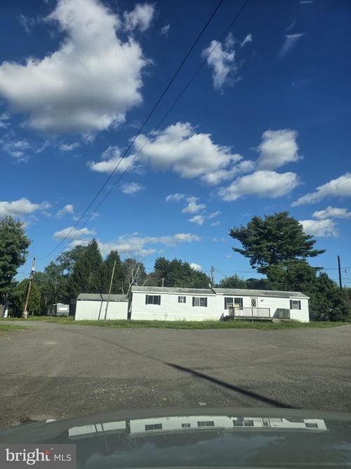 15 Dallas Rv And Mhp, DALLAS, PA, 18612 | Card Image