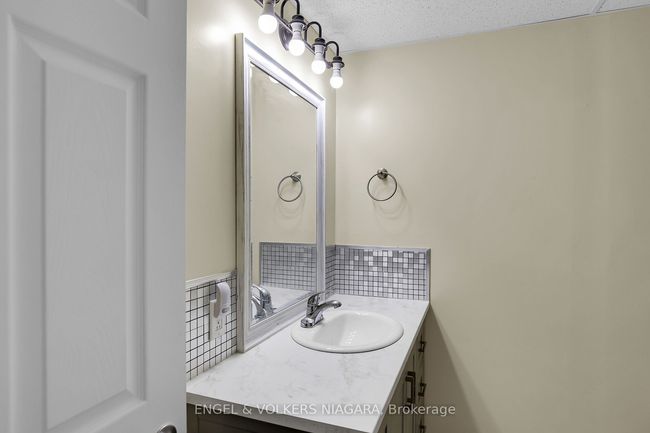 28 Cherry Ridge Blvd, House other with 4 bedrooms, 4 bathrooms and 4 parking in Fenwick ON | Image 24