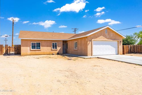 8501 Tamarack Ave, California City, CA, 93505-3824 | Card Image