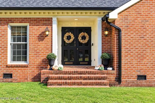 2203 Rouse Rd, Kinston, NC, 28504-1943 | Card Image