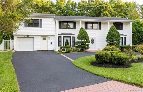 27 Stuart Dr, Coram, NY, 11727-1918 | Card Image