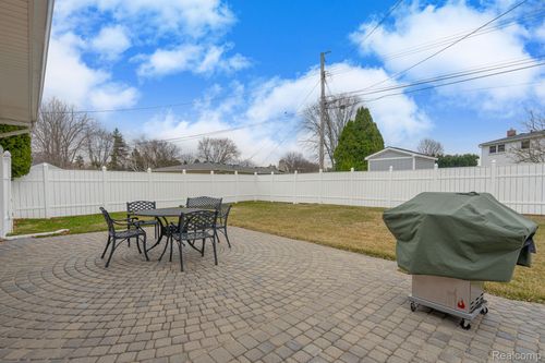 37374 Catherine Marie Dr, Sterling Heights, MI, 48312-2020 | Card Image