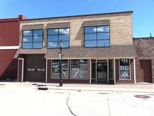 113 N 6th Ave, West Bend, WI, 53095-3305 | Card Image