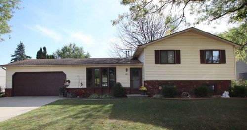 1516 Villa Park Drive, OSHKOSH, WI, 54904 | Card Image