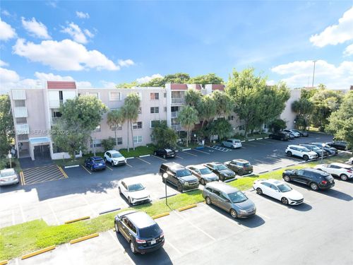 204-8405 Nw 8th St, Miami, FL, 33126-3753 | Card Image