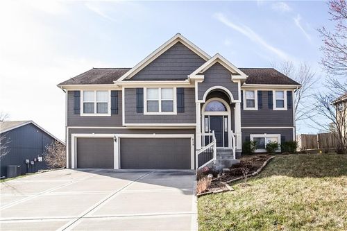 819 Susan St, Kearney, MO, 64060-7965 | Card Image