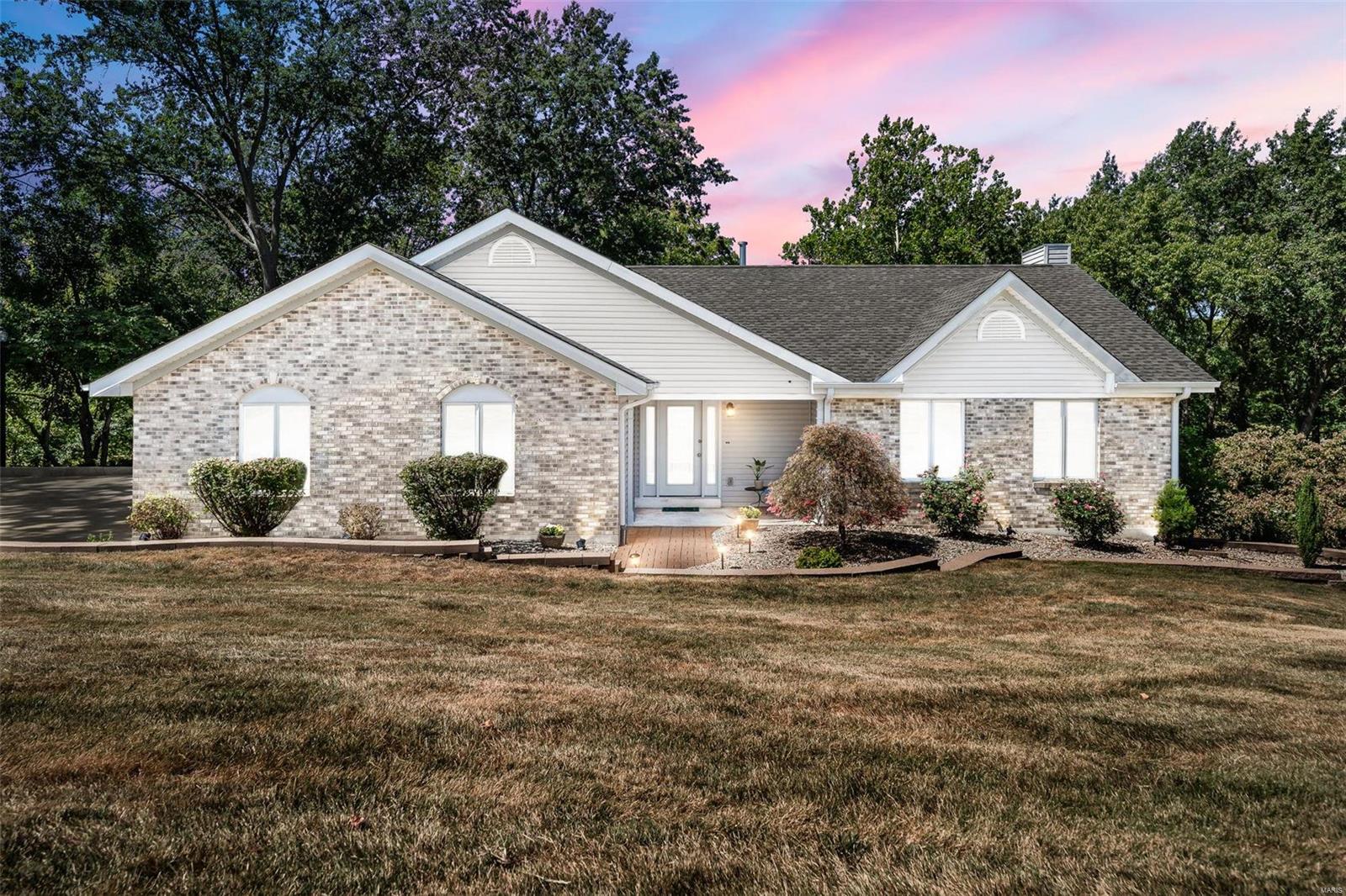 Sunset Ln, Saint Peters, MO 63376