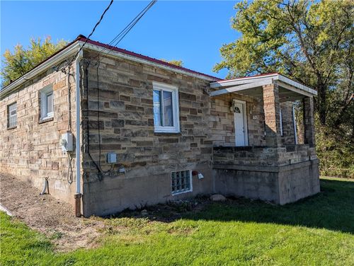 9701 Wilson St, Irwin, PA, 15642-1519 | Card Image