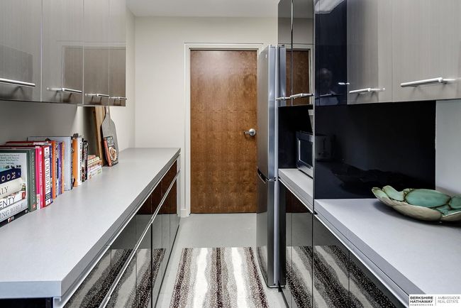 APT-401 - 1502 S 10 Th St, Condo with 2 bedrooms, 3 bathrooms and 2 parking in Omaha NE | Image 21