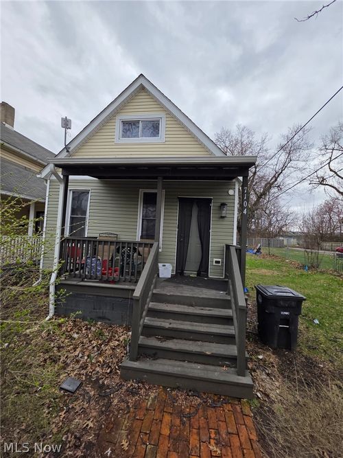 7104 Colfax Rd, Cleveland, OH, 44104-3920 | Card Image