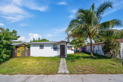 437 Nw 8th St, Home with 0 bedrooms, 0 bathrooms and 3 parking in Homestead FL | Image 1