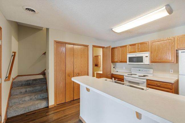 384 - 6434 158 Th St W, Townhouse with 2 bedrooms, 2 bathrooms and null parking in Apple Valley MN | Image 5
