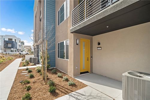 127 Culture, Irvine, CA, 92618-1466 | Card Image