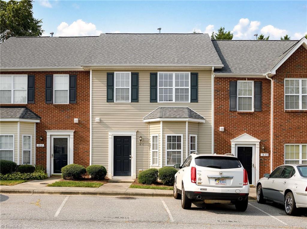 Olivers Crossing Cir, Winston Salem, NC 27127