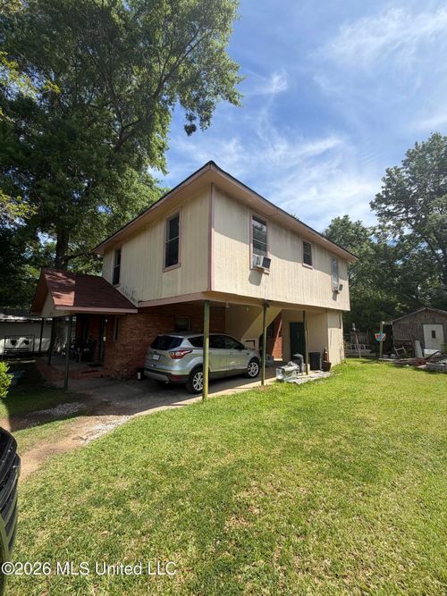 815 11th St, McComb, MS, 39648-5309 | Card Image