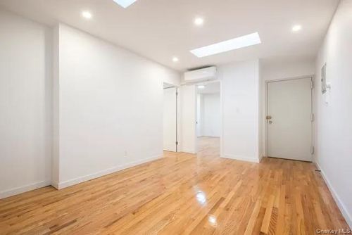 69 Avenue C, New York, NY, 10009-6830 | Card Image