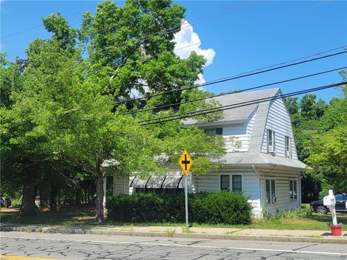 395 Westerly Bradford Rd, Westerly, RI, 02891-2653 | Card Image