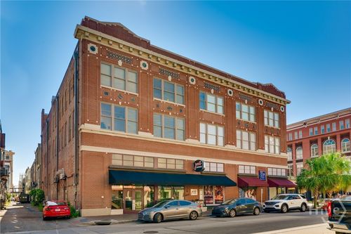 305-122 W Broughton St, savannah, GA, 31401-3212 | Card Image
