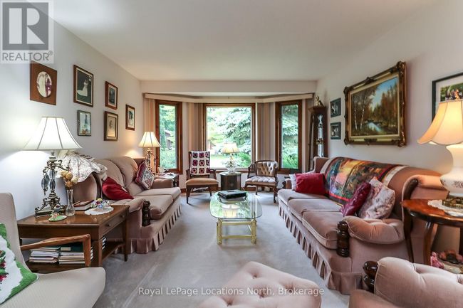 3 Kelley Cres, House other with 4 bedrooms, 3 bathrooms and 8 parking in Wasaga Beach ON | Image 4