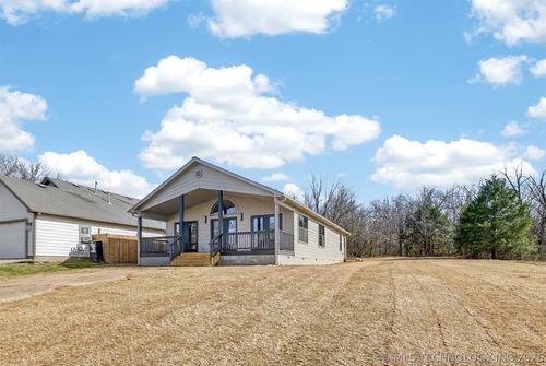 2102 W 58th St, Tulsa, OK, 74107 | Card Image