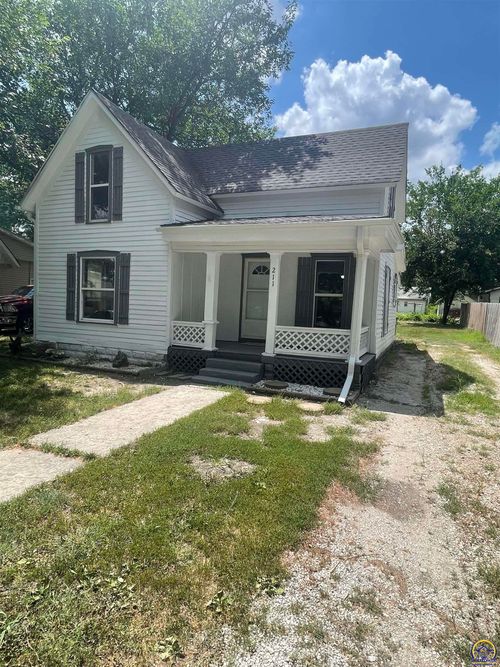 211 S Constitution St, Emporia, KS, 66801-4622 | Card Image