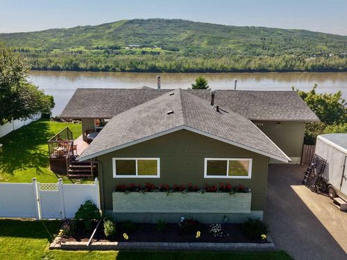 11514 101 St, Peace River, AB, T8S1L8 | Card Image