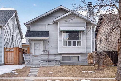 252 Erin Woods Dr Se, Calgary, AB, T2B3B9 | Card Image