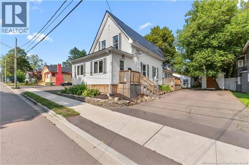 47 Peter St, Moncton, NB, E1A3W3 | Card Image