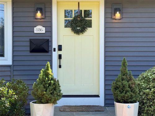 186 Nassau Rd, Huntington, NY, 11743-4341 | Card Image