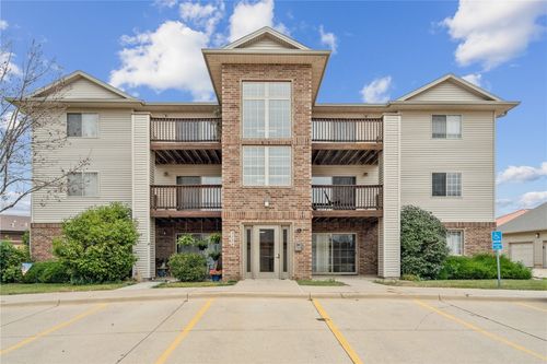 apt-7-3150 Wilson Ave Sw, Cedar Rapids, IA, 52404-7840 | Card Image