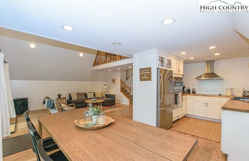 205 Spring Branch Rd, Beech Mountain, NC, 28604-8267 | Card Image