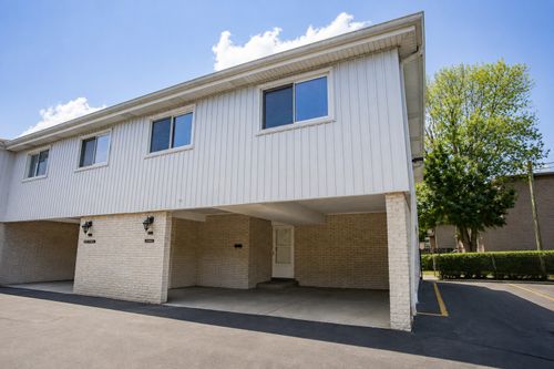 h-2846 Touhy Ave, Chicago, IL, 60645-5082 | Card Image