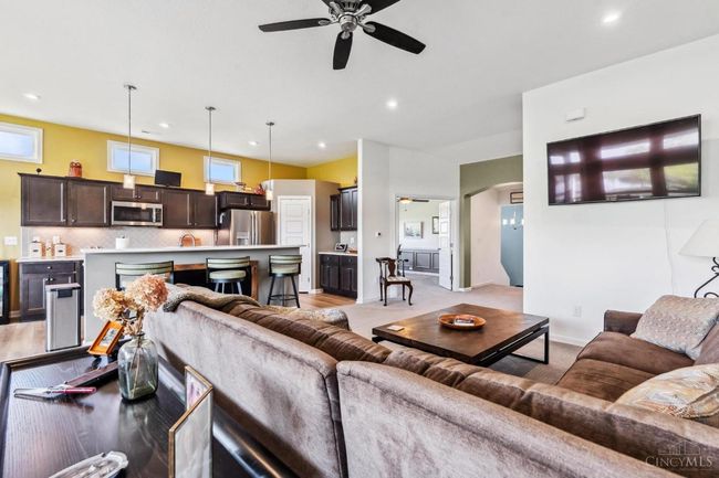 1291 Lake Run Dr, Condo with 2 bedrooms, 3 bathrooms and null parking in Lebanon OH | Image 6
