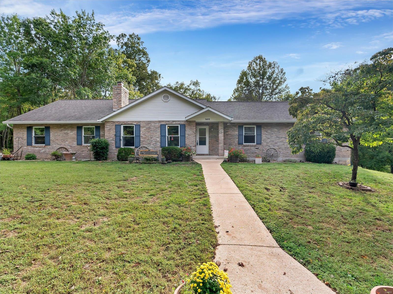 White Oak Trl, Washington, MO 63090