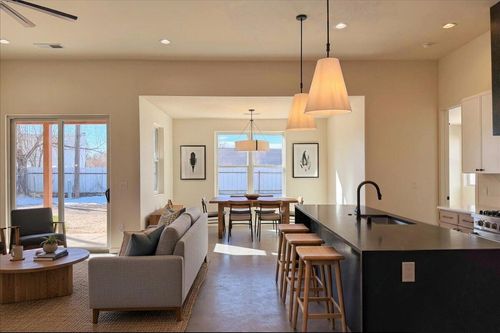 308 Mullen Rd Ne, Albuquerque, NM, 87107-5925 | Card Image