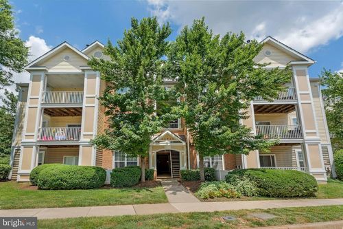 unit-303-20933 Cedarpost Sq, ASHBURN, VA, 20147-7799 | Card Image