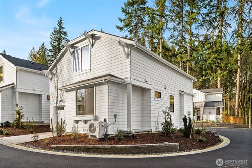 13472 (HS 8) Ne 112th Pl, Redmond, WA, 98052-2466 | Card Image