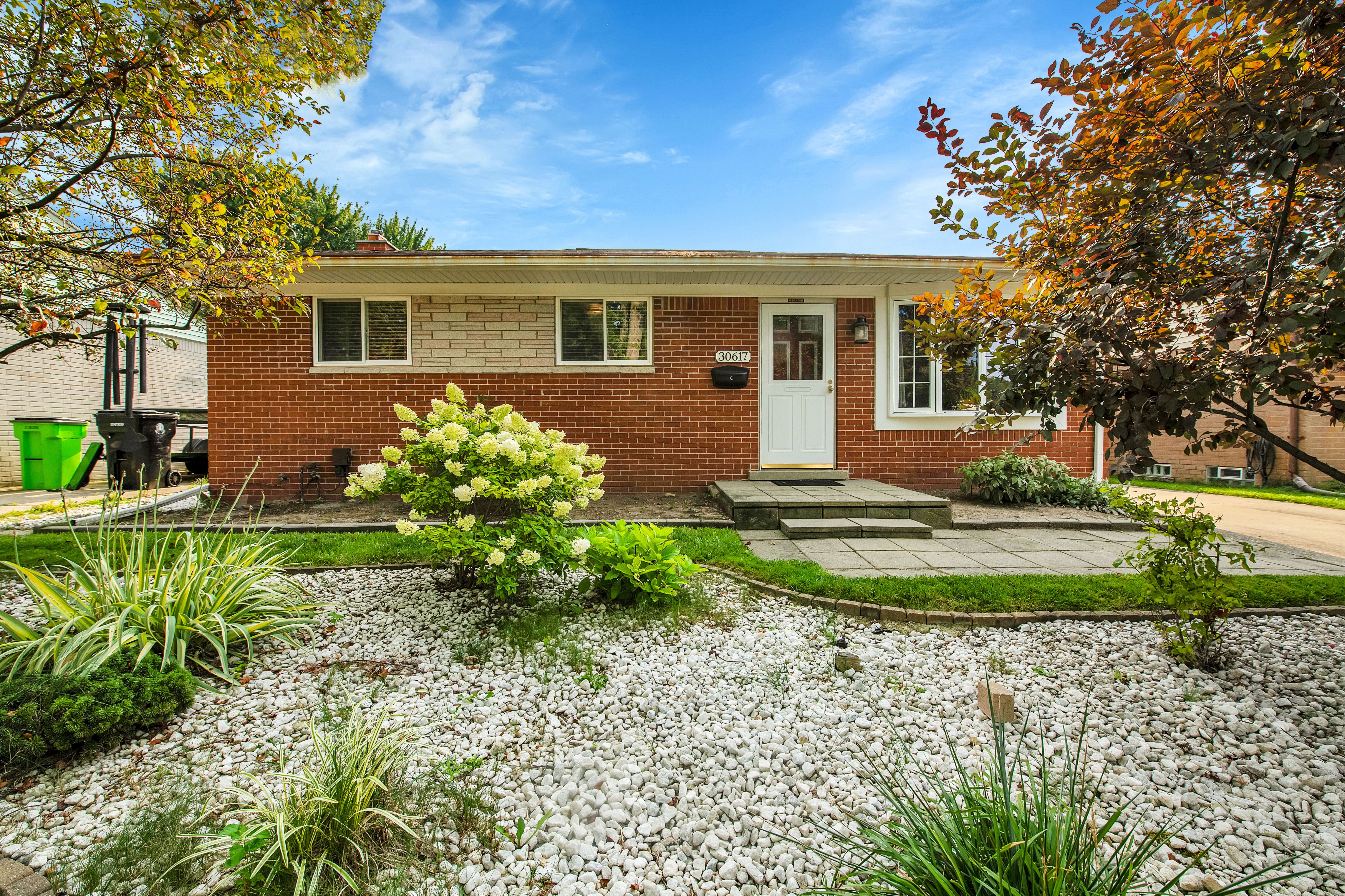 Hennigan St, Roseville, MI 48066